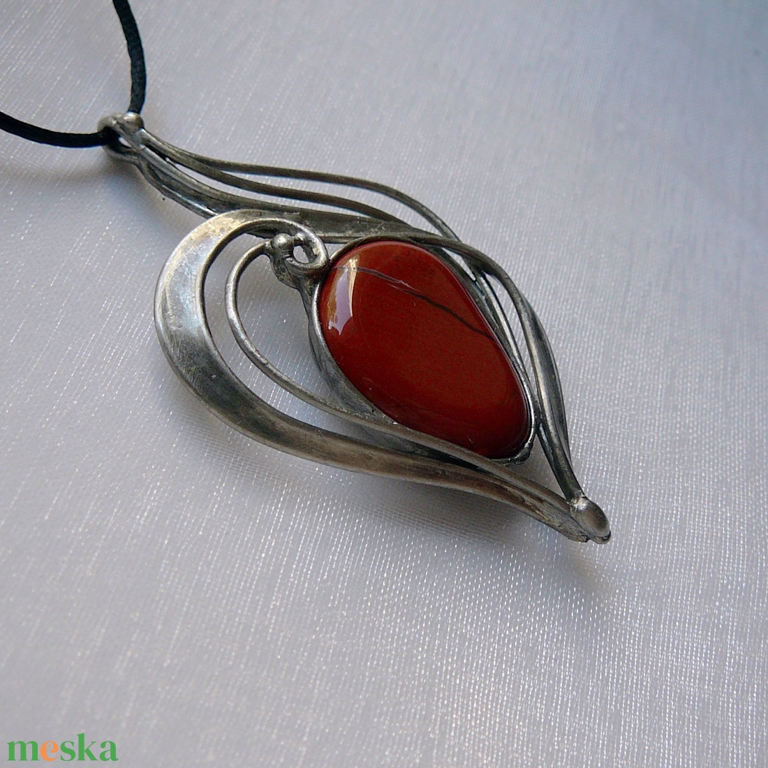 Vörös jáspis medál - ékszer - nyaklánc - medálos nyaklánc - Meska.hu