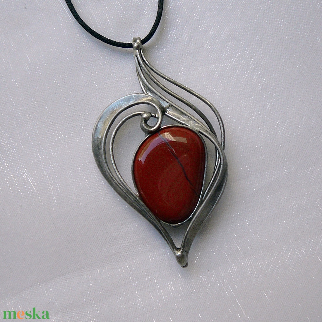 Vörös jáspis medál - ékszer - nyaklánc - medálos nyaklánc - Meska.hu