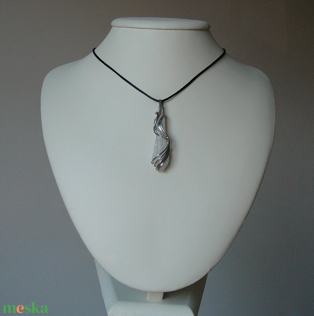 Hegyikristály csúcs medál - ékszer - nyaklánc - medálos nyaklánc - Meska.hu