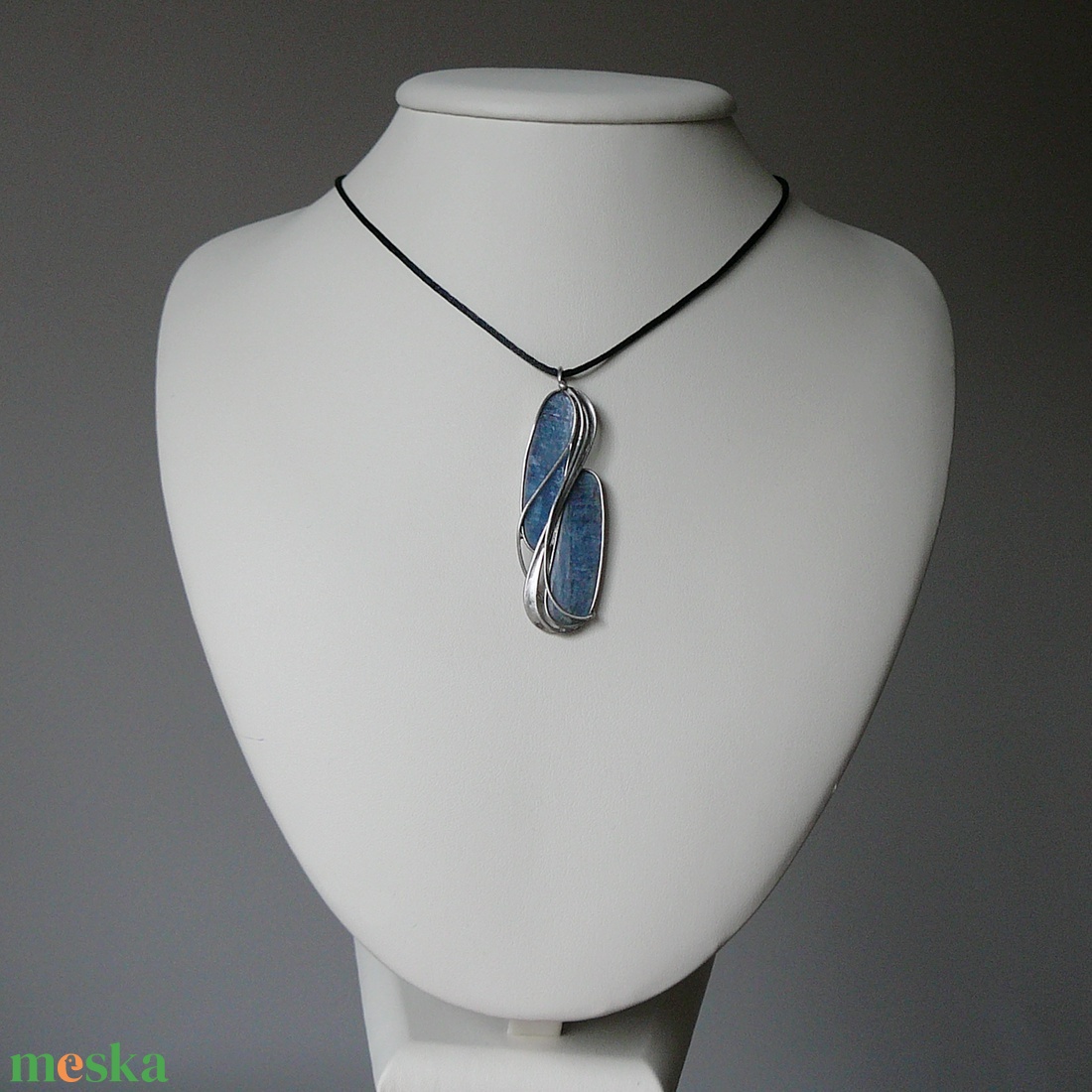 Kianit medál - ékszer - nyaklánc - medálos nyaklánc - Meska.hu