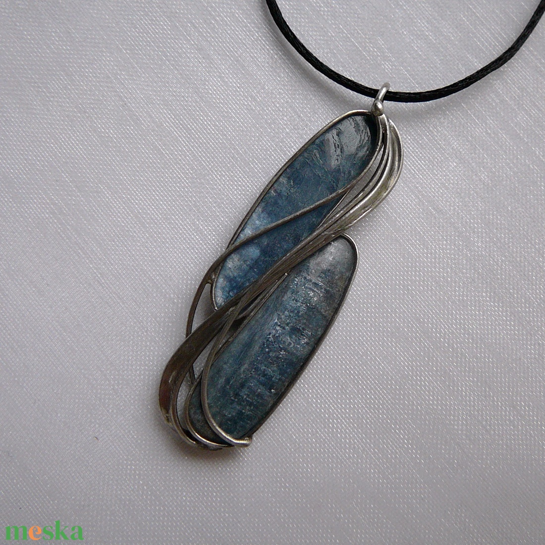 Kianit medál - ékszer - nyaklánc - medálos nyaklánc - Meska.hu