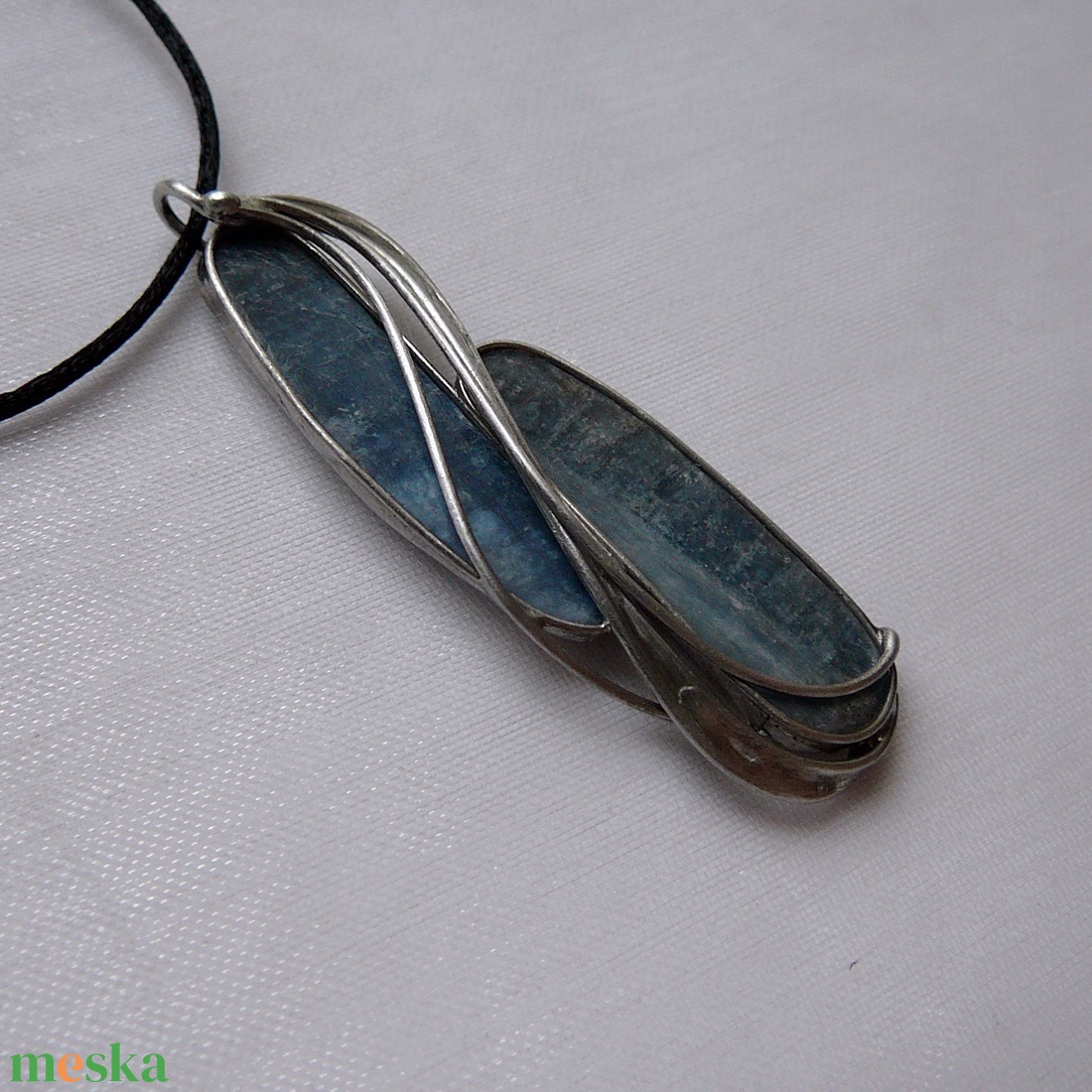 Kianit medál - ékszer - nyaklánc - medálos nyaklánc - Meska.hu