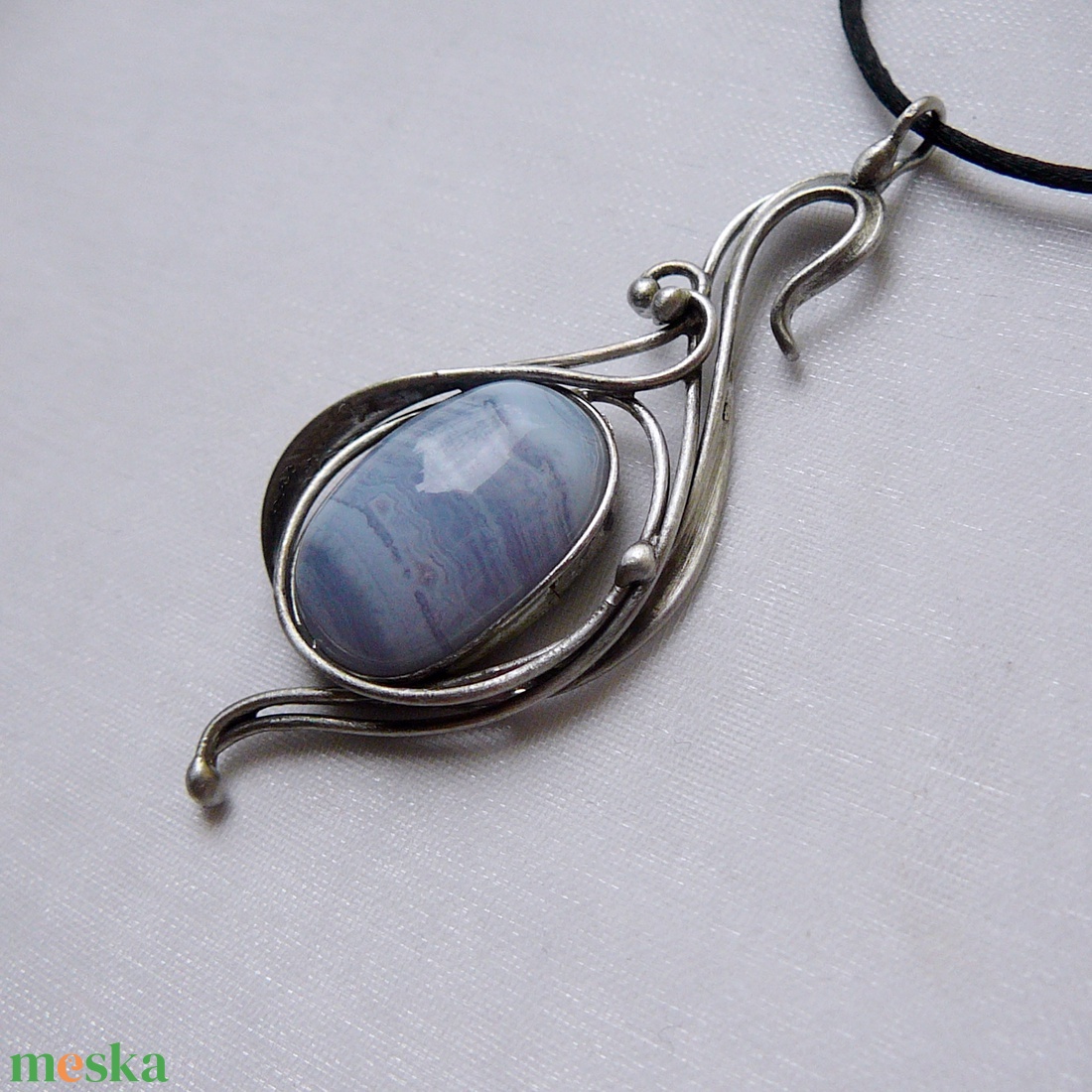 Kalcedon medál - ékszer - nyaklánc - medálos nyaklánc - Meska.hu