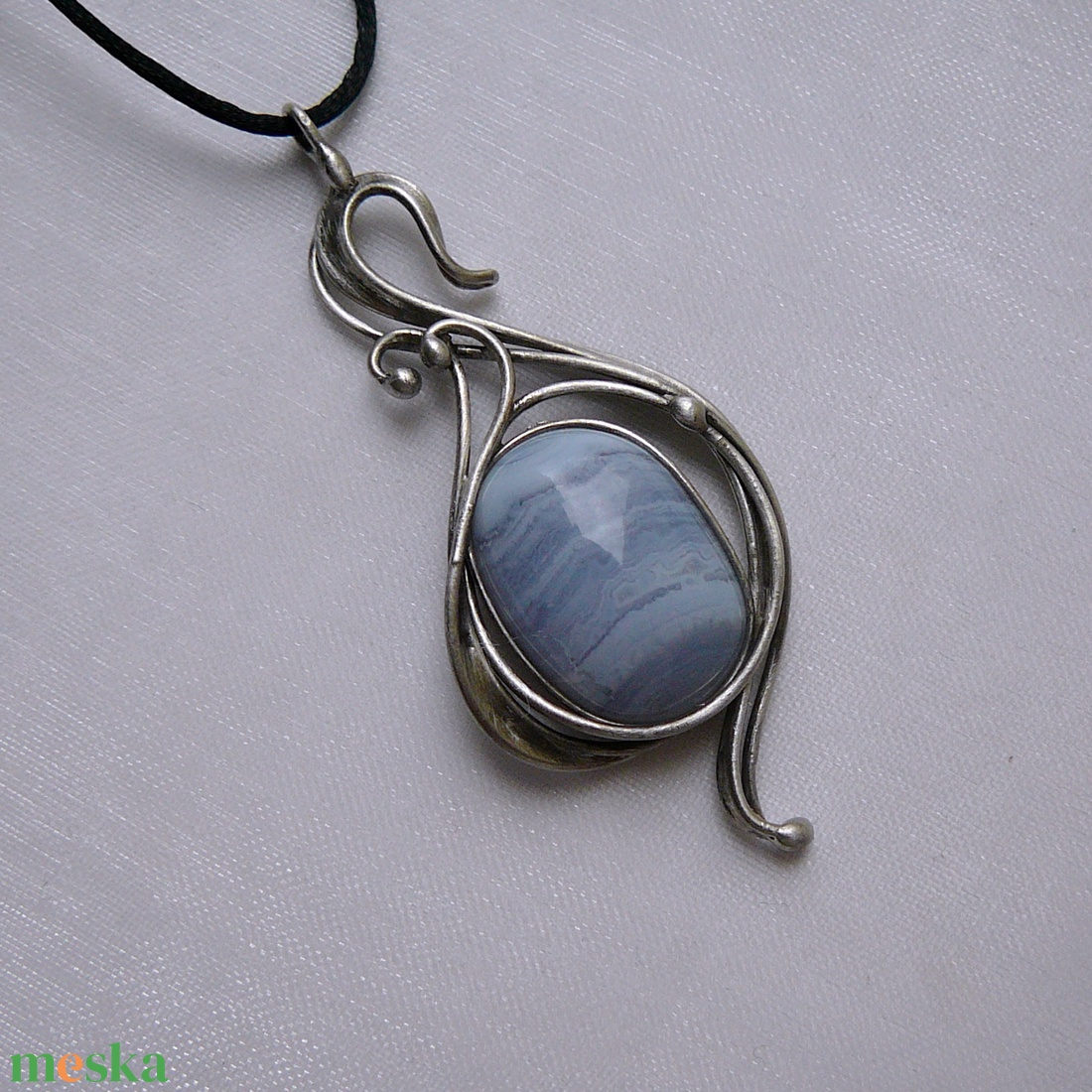 Kalcedon medál - ékszer - nyaklánc - medálos nyaklánc - Meska.hu