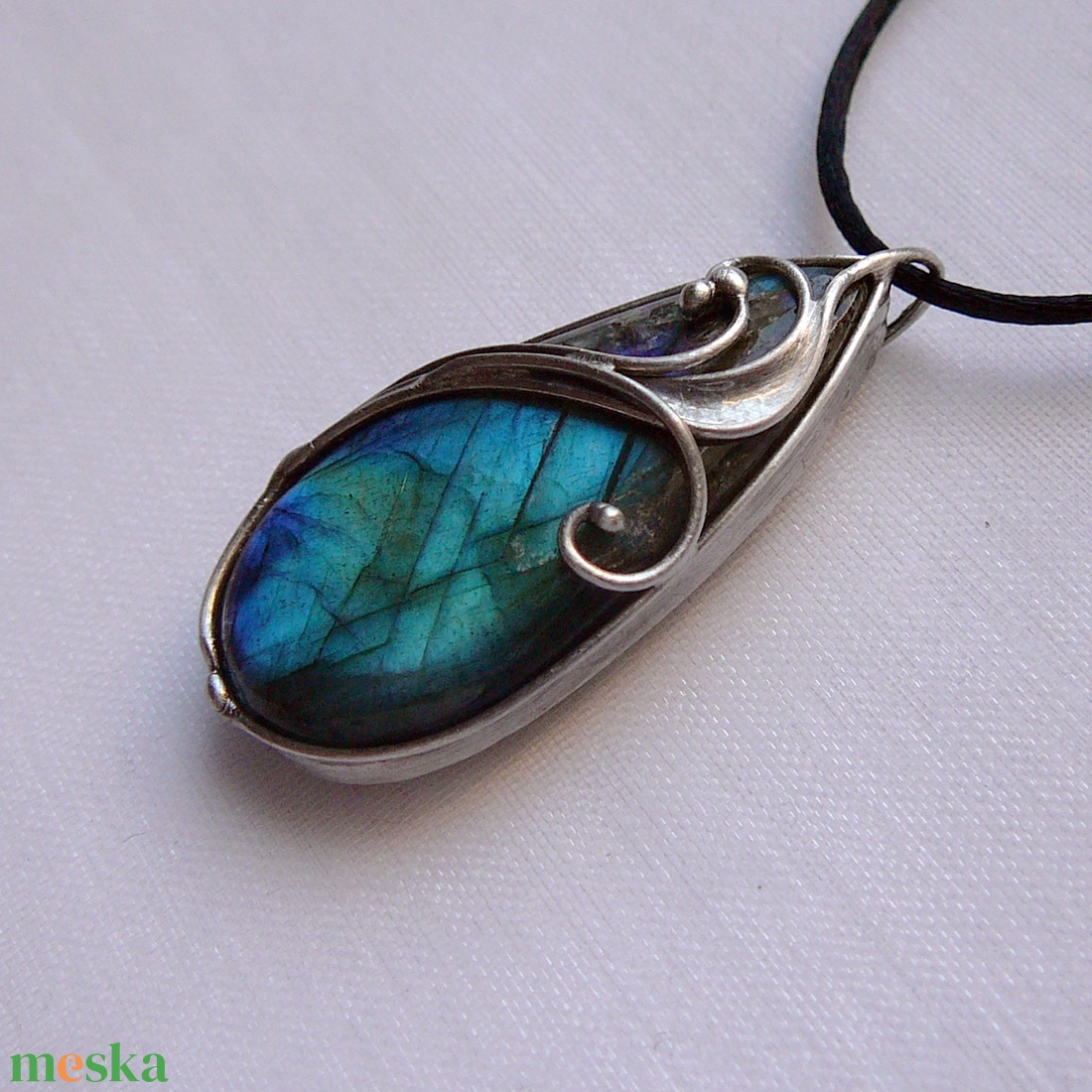 Labradorit medál - ékszer - nyaklánc - medál - Meska.hu