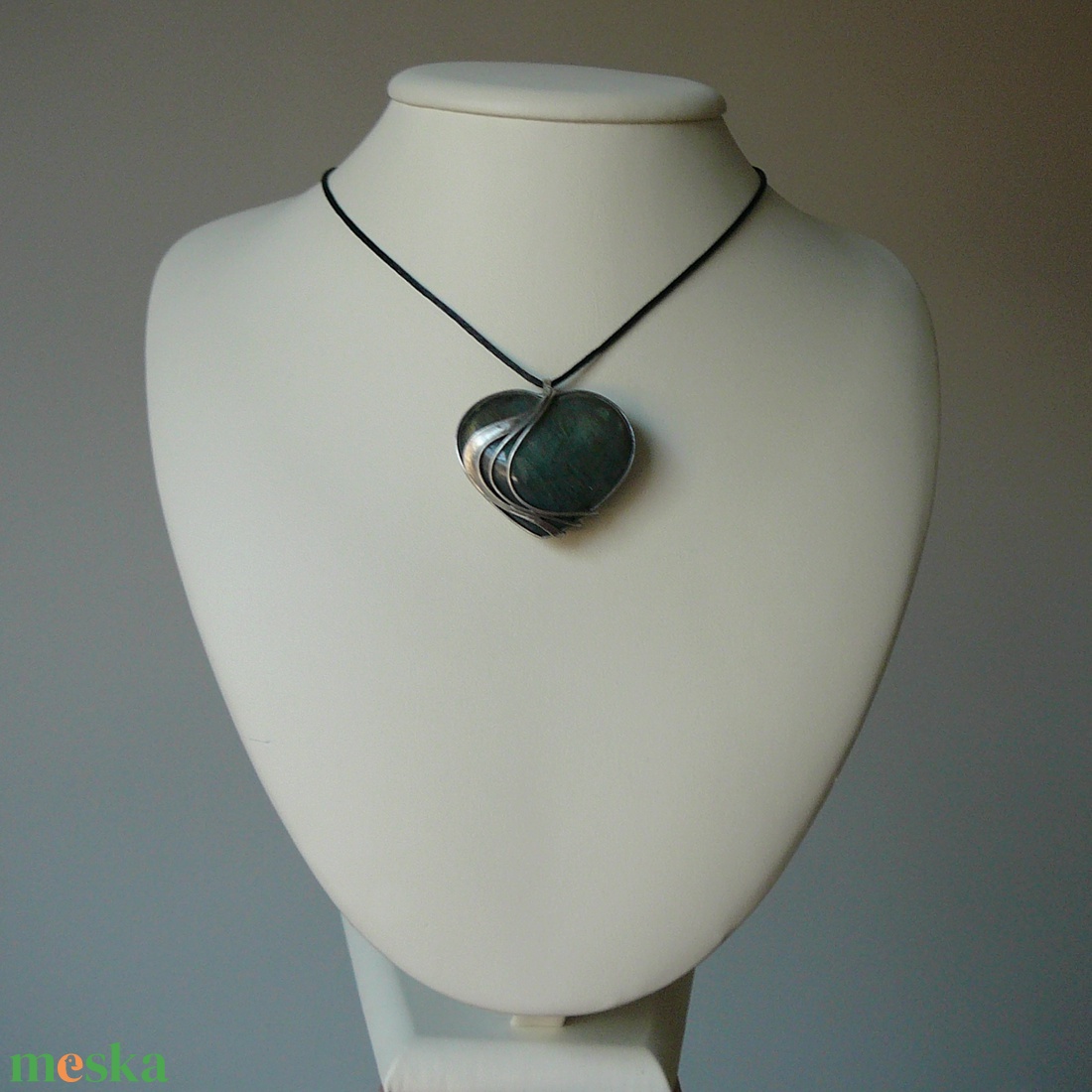Labradorit szív medál - ékszer - nyaklánc - medál - Meska.hu