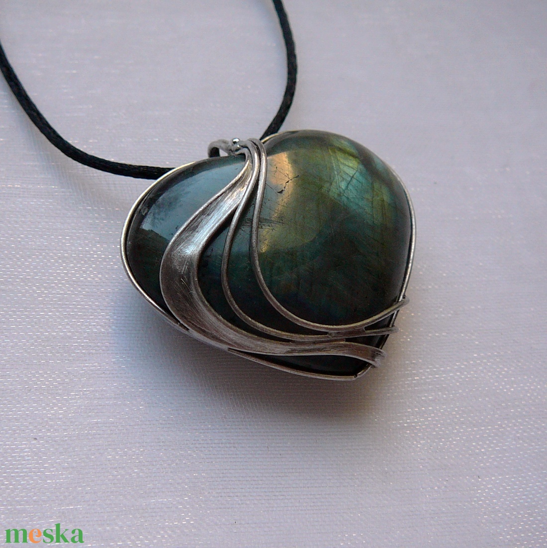 Labradorit szív medál - ékszer - nyaklánc - medál - Meska.hu