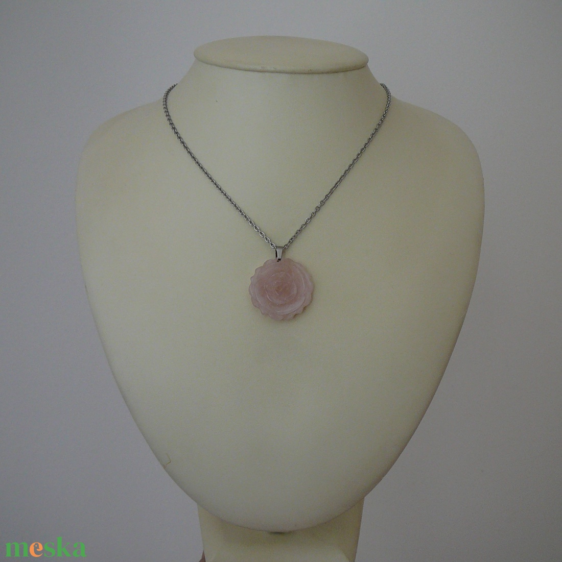 Rózsakvarc rózsa medálos nyaklánc - ékszer - nyaklánc - medálos nyaklánc - Meska.hu