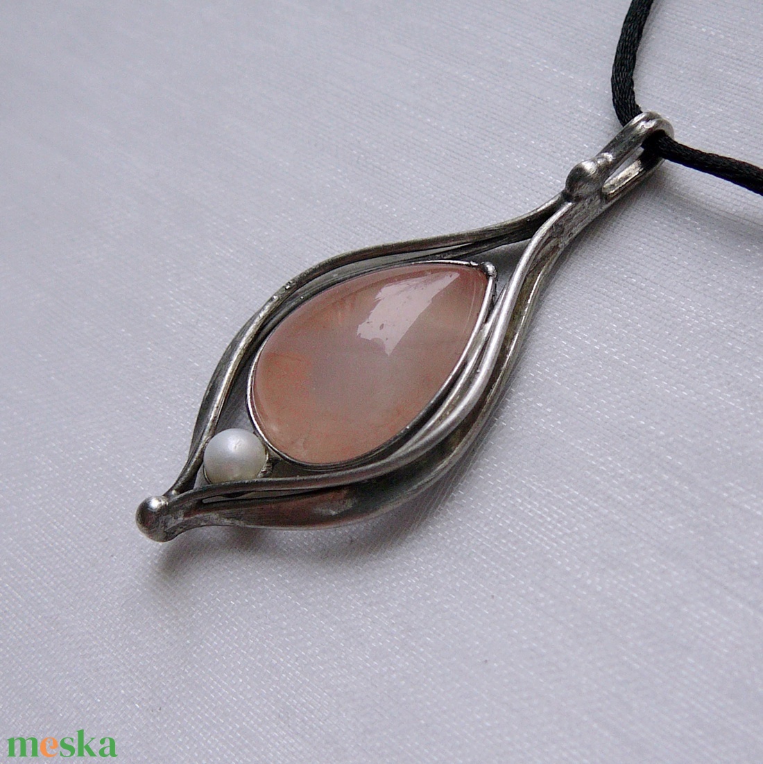 Rózsakvarc medál - ékszer - nyaklánc - medálos nyaklánc - Meska.hu