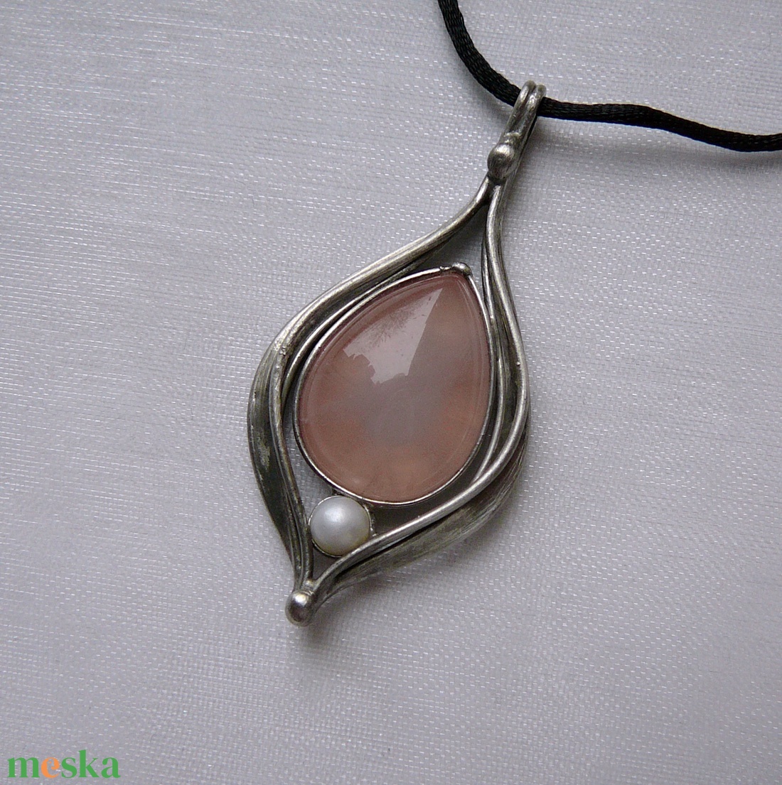 Rózsakvarc medál - ékszer - nyaklánc - medálos nyaklánc - Meska.hu