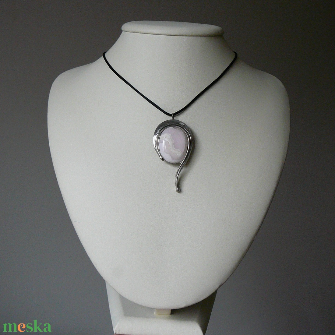 Rózsaszín kalcit medál - ékszer - nyaklánc - medálos nyaklánc - Meska.hu