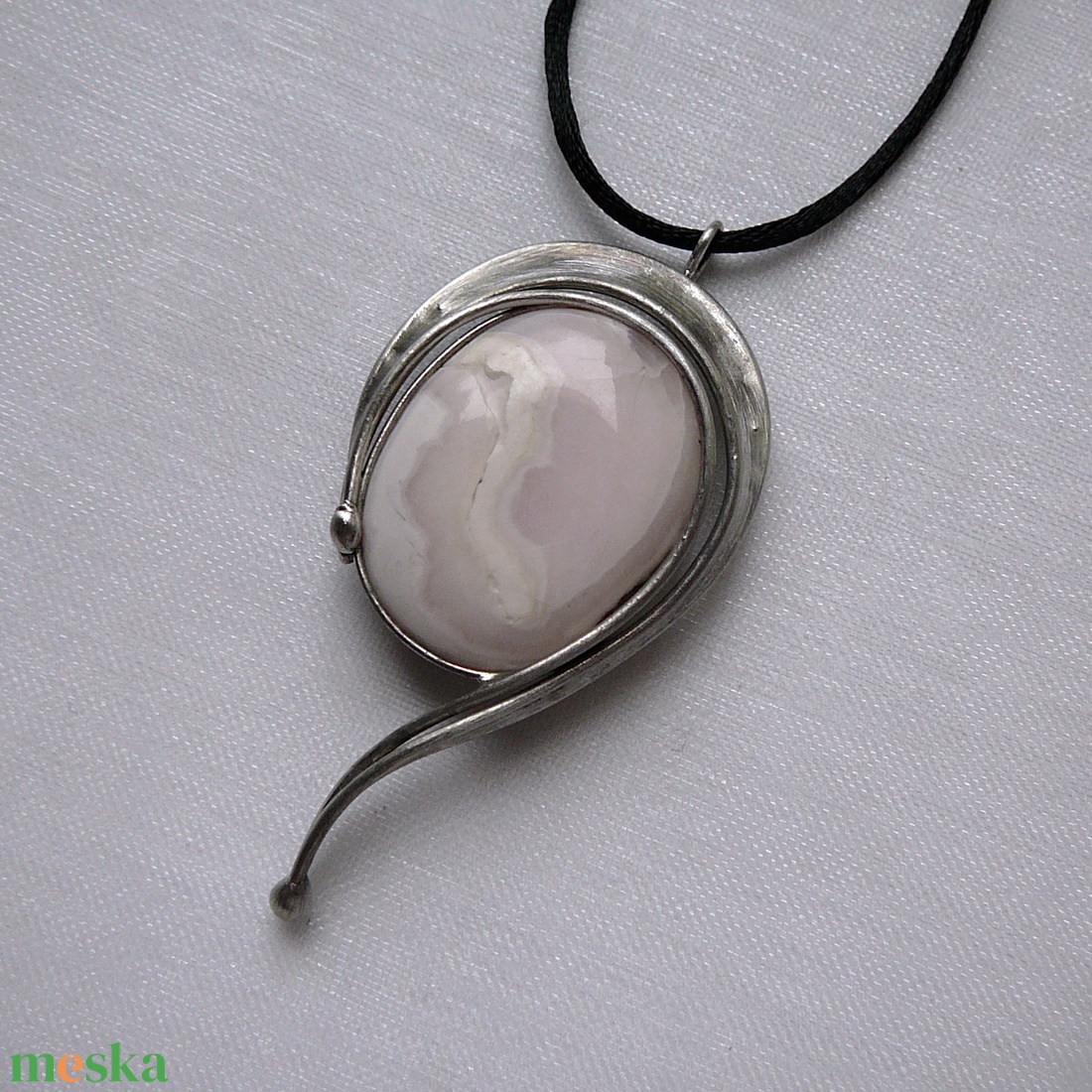 Rózsaszín kalcit medál - ékszer - nyaklánc - medálos nyaklánc - Meska.hu