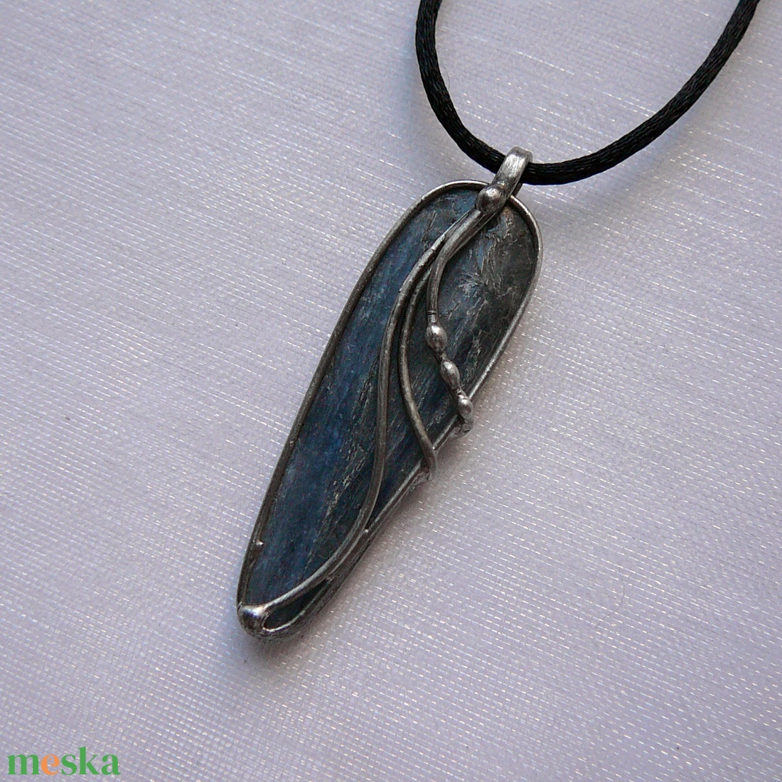 Kianit medál - ékszer - nyaklánc - medálos nyaklánc - Meska.hu