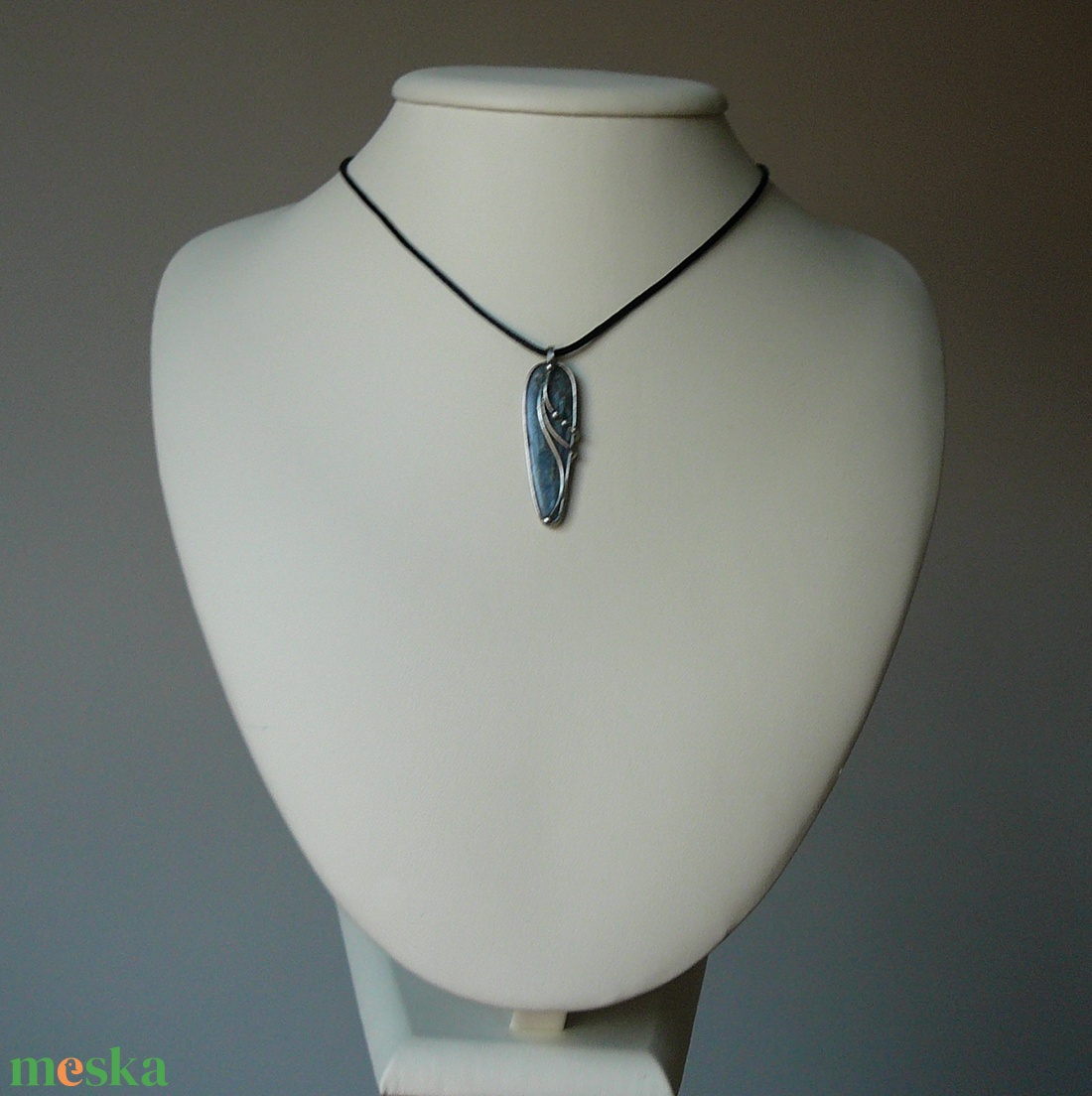 Kianit medál - ékszer - nyaklánc - medálos nyaklánc - Meska.hu