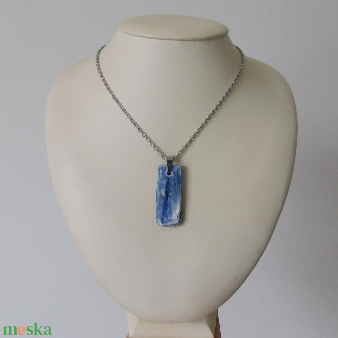 Kianit medálos nyaklánc - ékszer - nyaklánc - medálos nyaklánc - Meska.hu