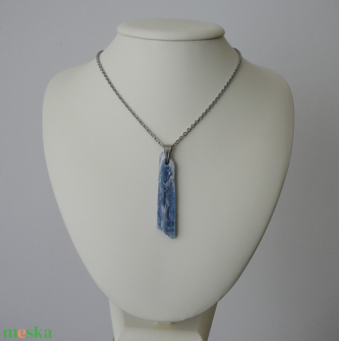 Kianit medálos nyaklánc - ékszer - nyaklánc - medálos nyaklánc - Meska.hu