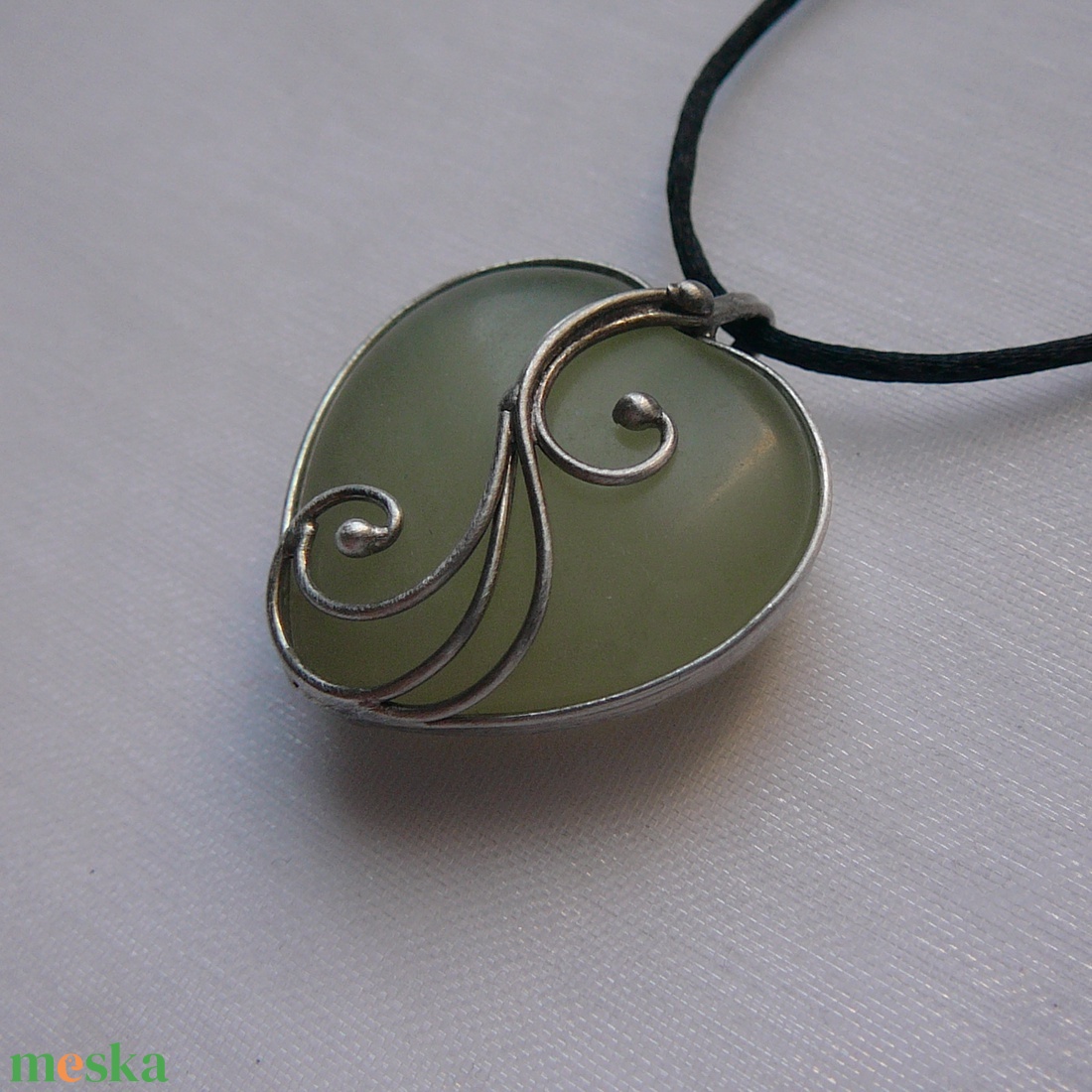 Jáde szív medál - ékszer - nyaklánc - medálos nyaklánc - Meska.hu