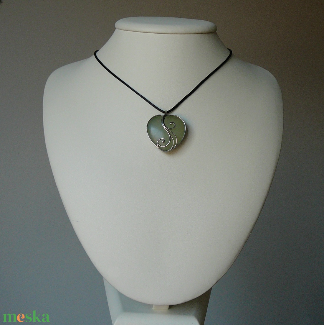 Jáde szív medál - ékszer - nyaklánc - medálos nyaklánc - Meska.hu