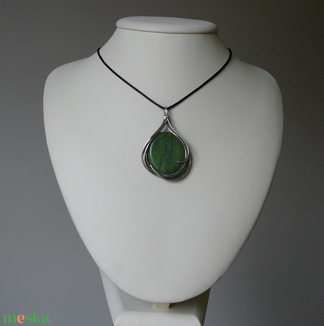 Nefrit medál - ékszer - nyaklánc - medálos nyaklánc - Meska.hu