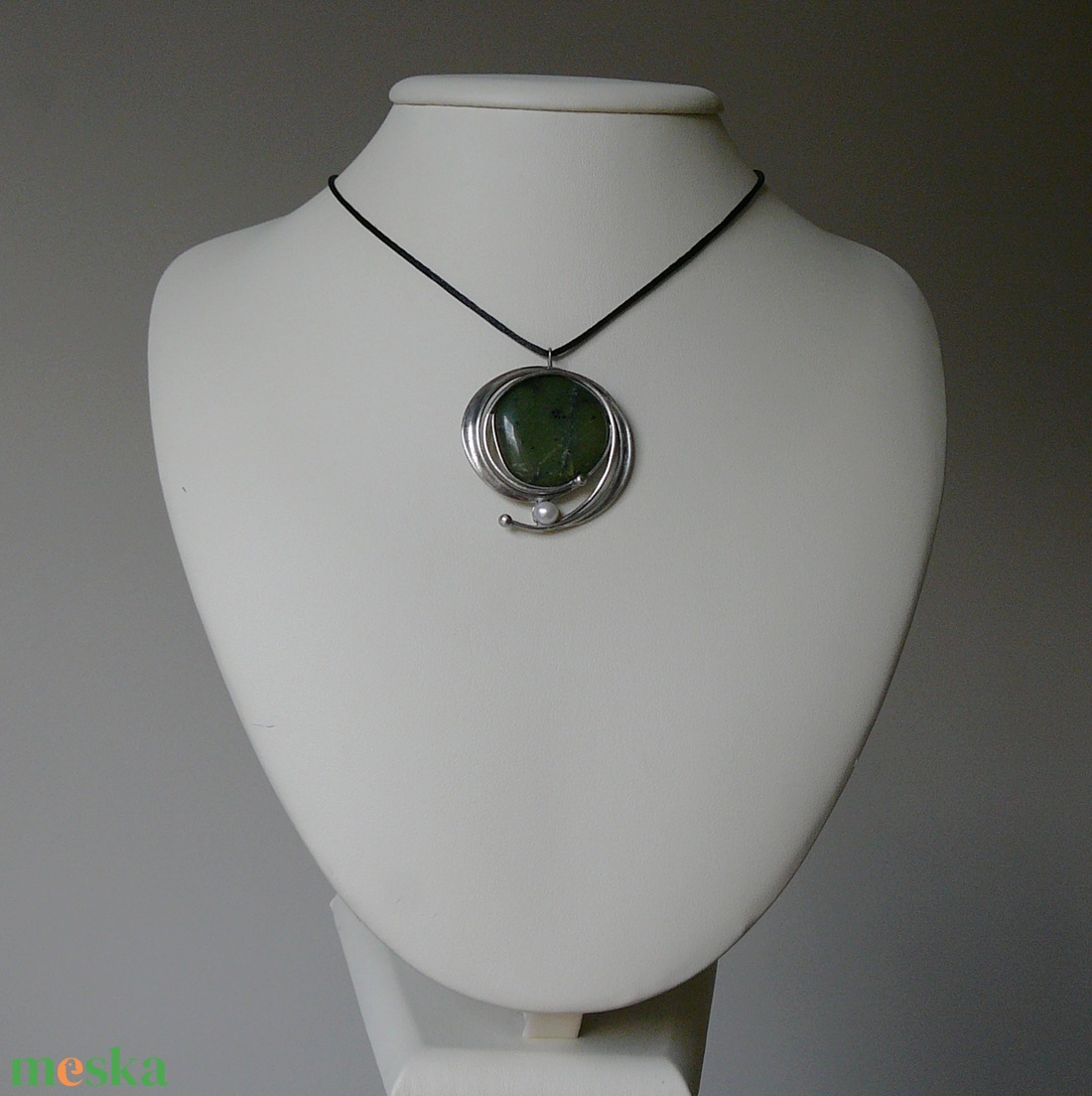 Nefrit medál - ékszer - nyaklánc - medálos nyaklánc - Meska.hu