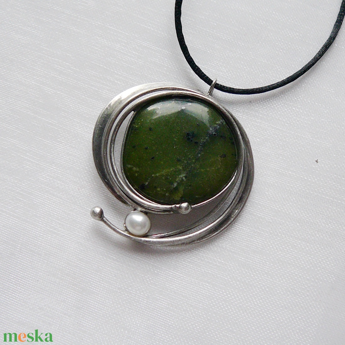 Nefrit medál - ékszer - nyaklánc - medálos nyaklánc - Meska.hu