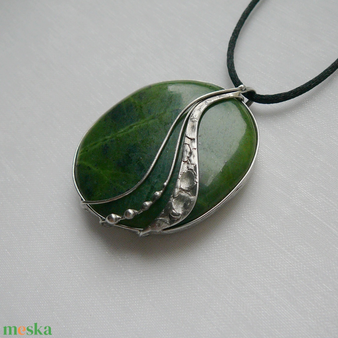 Nefrit medál - ékszer - nyaklánc - medálos nyaklánc - Meska.hu