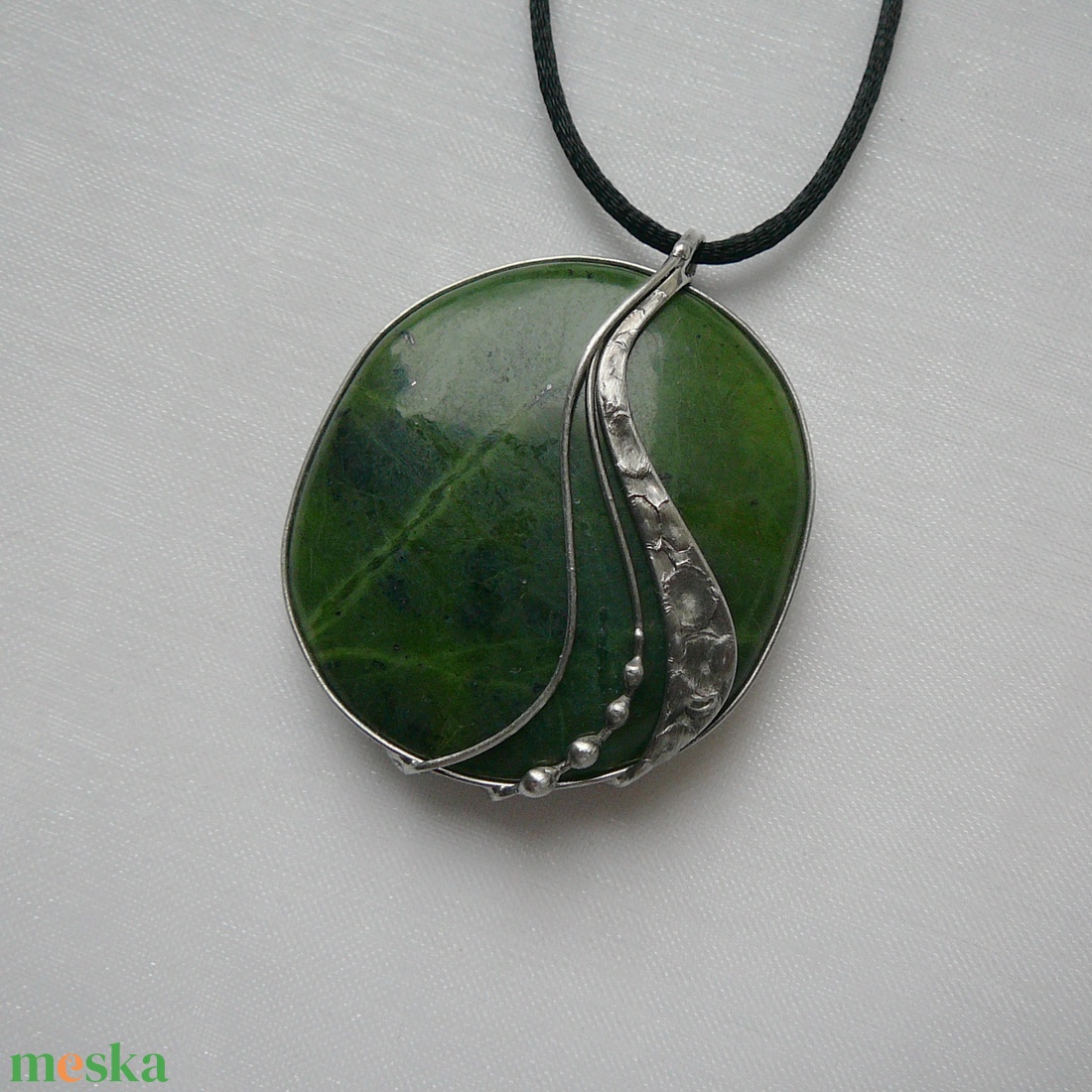 Nefrit medál - ékszer - nyaklánc - medálos nyaklánc - Meska.hu