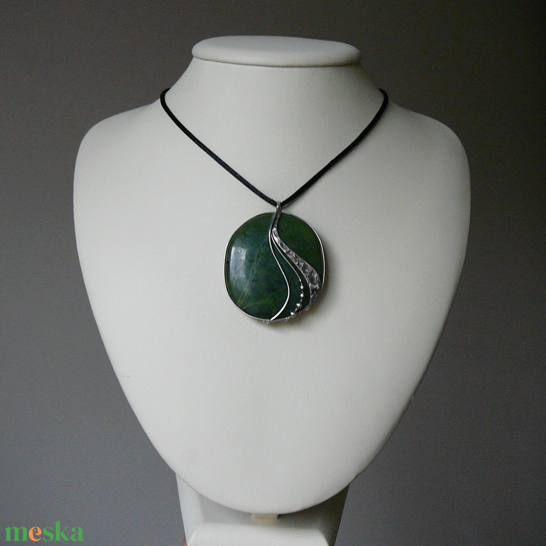Nefrit medál - ékszer - nyaklánc - medálos nyaklánc - Meska.hu