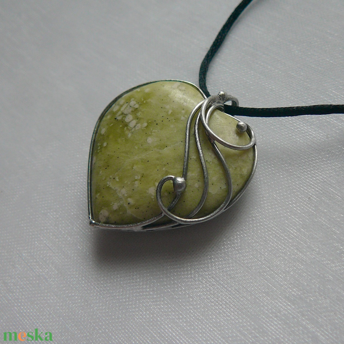 Szerpentin szív medál - ékszer - nyaklánc - medálos nyaklánc - Meska.hu