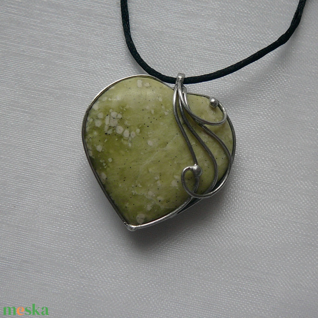Szerpentin szív medál - ékszer - nyaklánc - medálos nyaklánc - Meska.hu