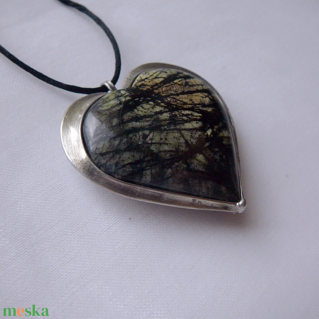 Szerpentin szív medál - ékszer - nyaklánc - medálos nyaklánc - Meska.hu
