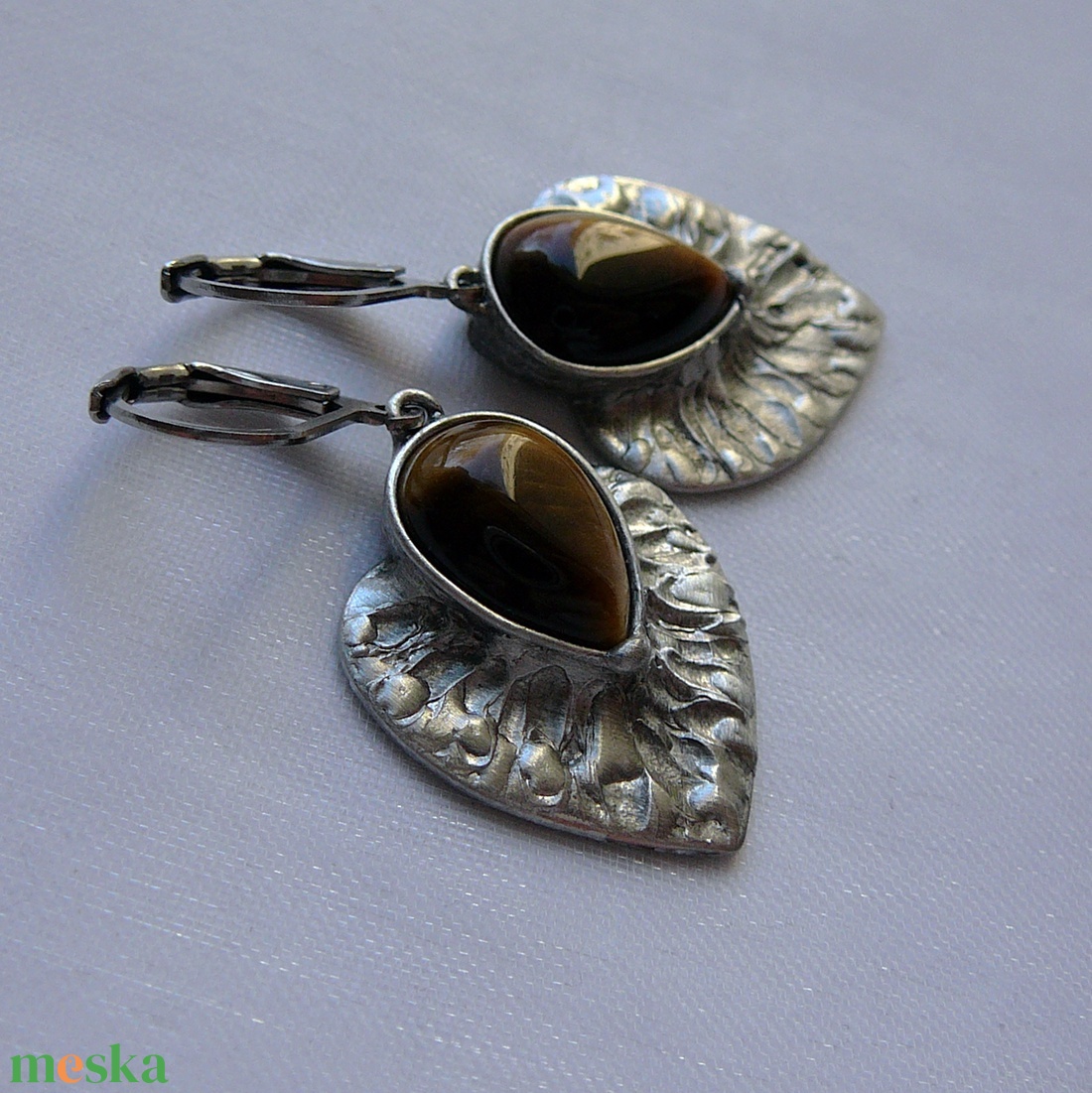 Tigrisszem fülbevaló - ékszer - fülbevaló - lógós kerek fülbevaló - Meska.hu