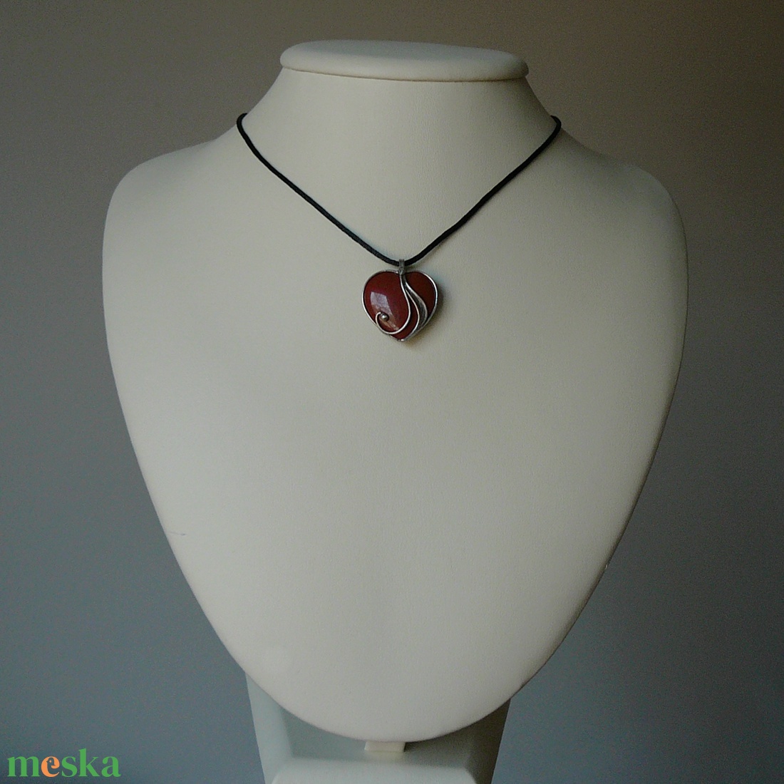 Vörös jáspis mini szív medál - ékszer - nyaklánc - medálos nyaklánc - Meska.hu