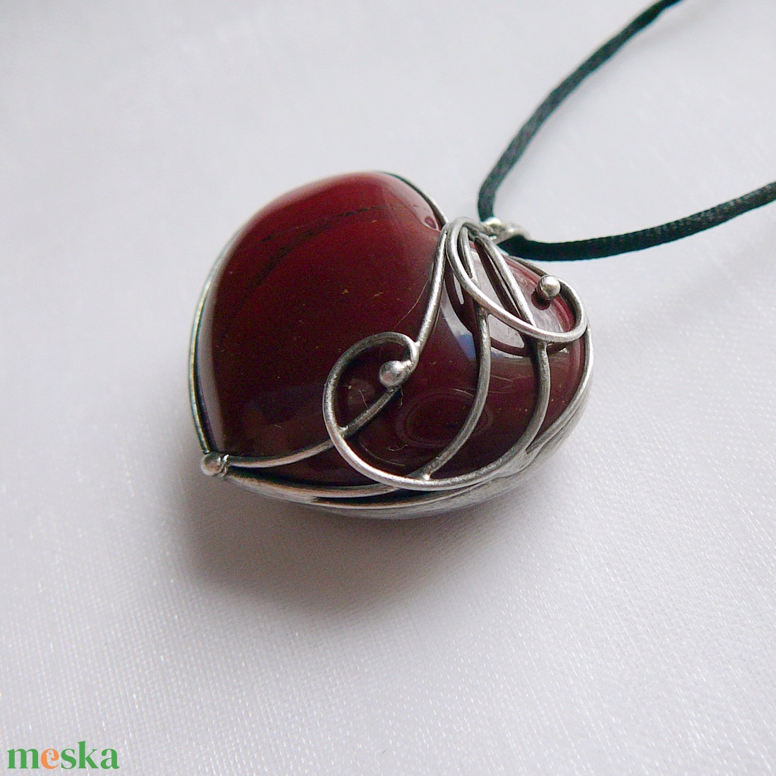 Vörös jáspis szív medál - ékszer - nyaklánc - medálos nyaklánc - Meska.hu