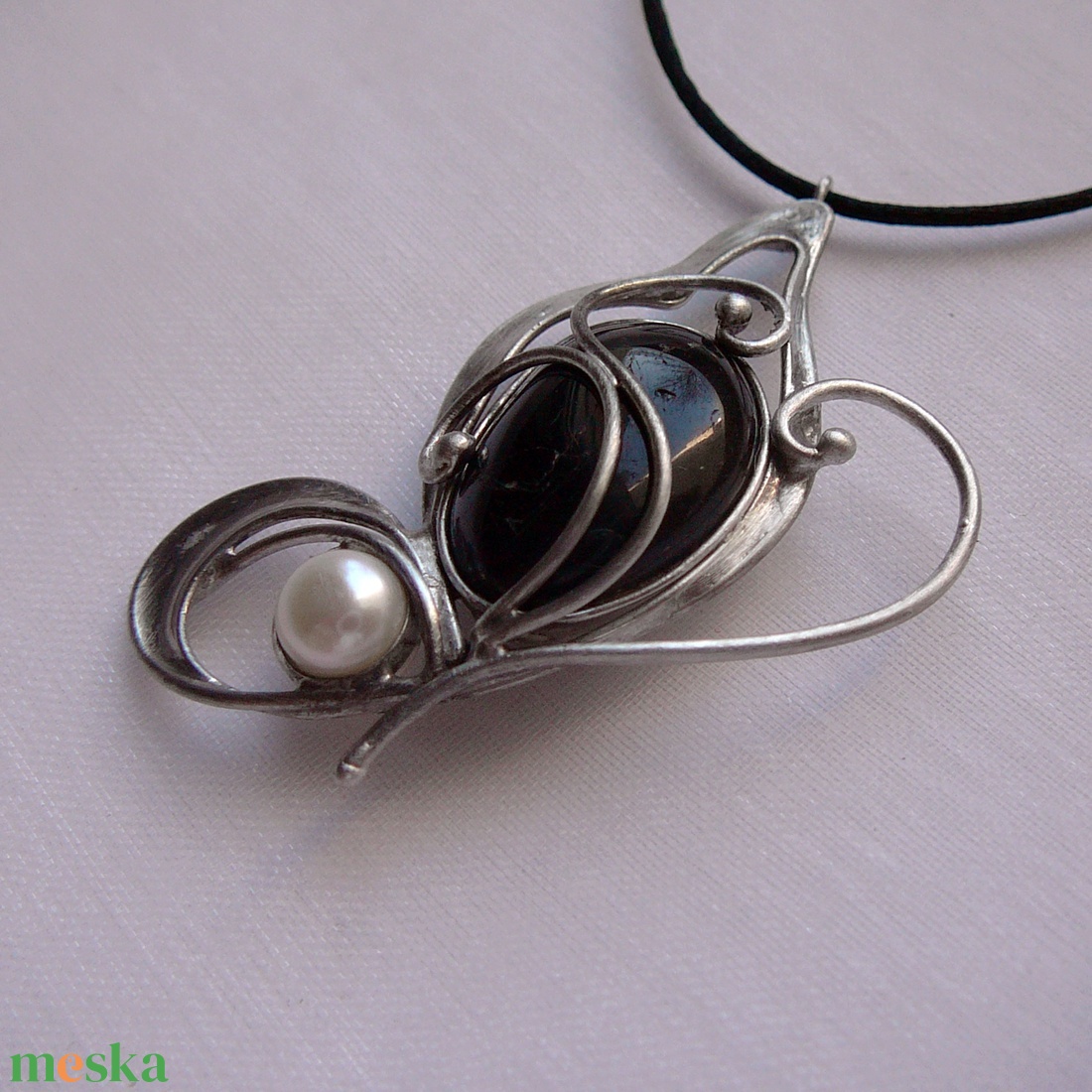 Fekete turmalin szív medál - ékszer - nyaklánc - medálos nyaklánc - Meska.hu