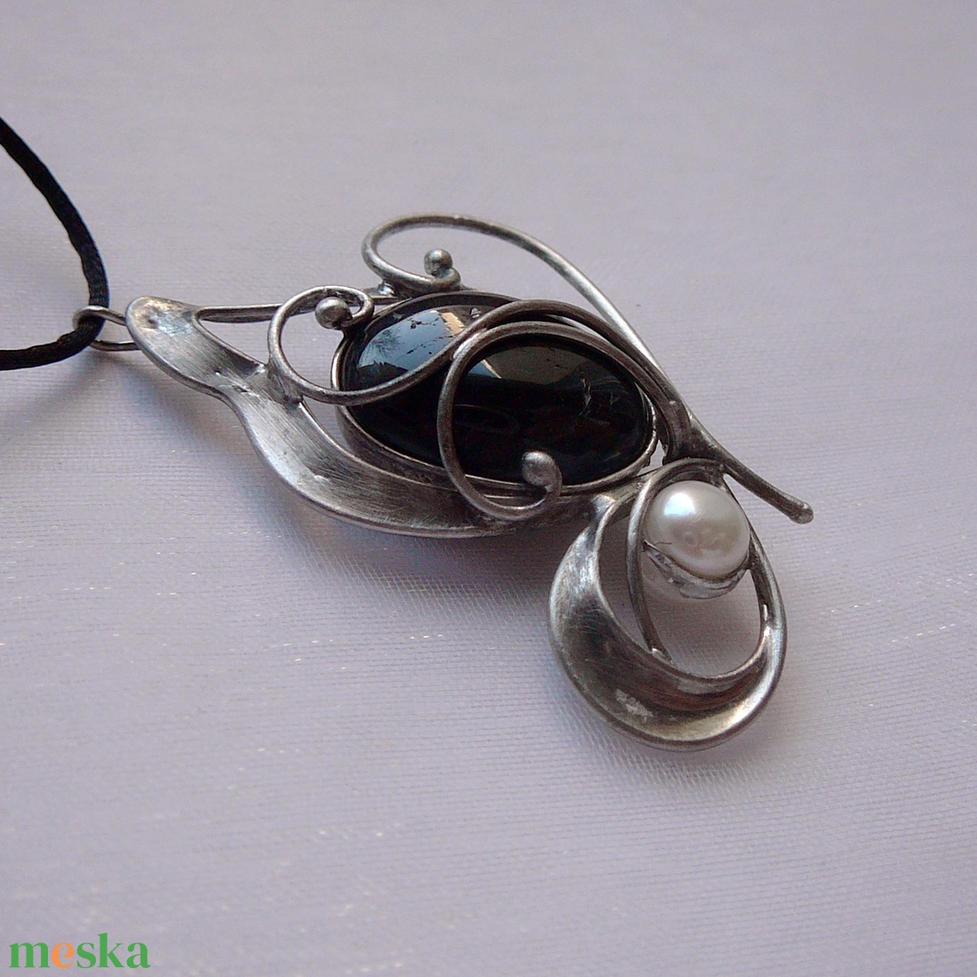 Fekete turmalin szív medál - ékszer - nyaklánc - medálos nyaklánc - Meska.hu