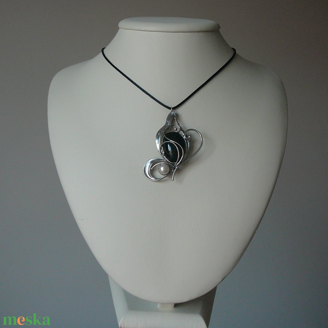 Fekete turmalin szív medál - ékszer - nyaklánc - medálos nyaklánc - Meska.hu