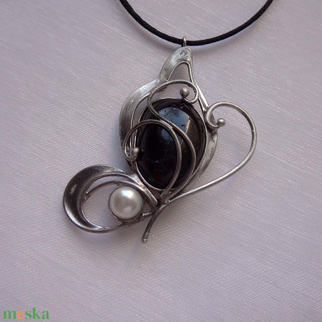 Fekete turmalin szív medál - ékszer - nyaklánc - medálos nyaklánc - Meska.hu