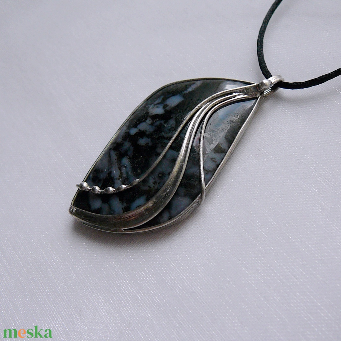 Indigo gabbro medál - ékszer - nyaklánc - medálos nyaklánc - Meska.hu