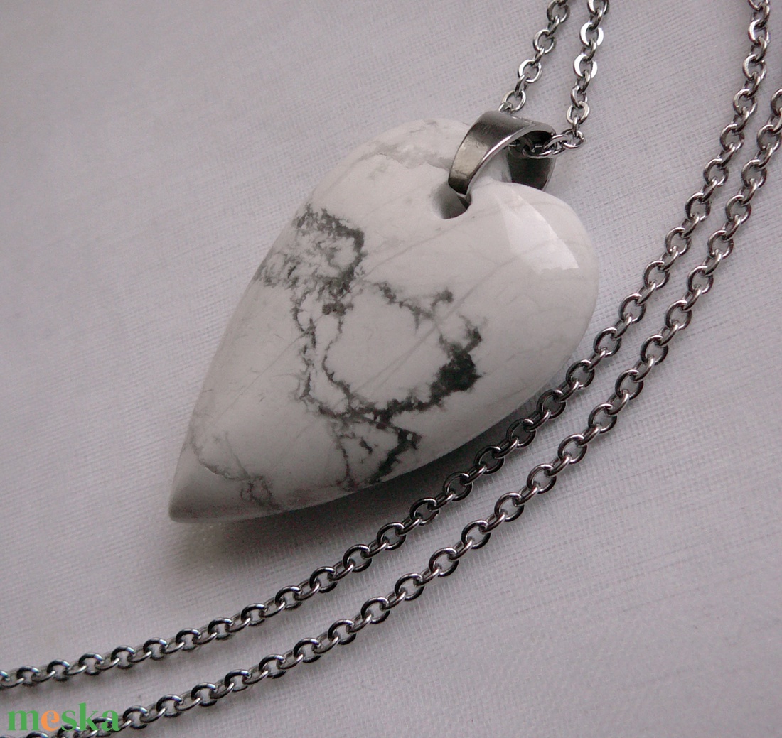 Howlit szív medálos nyaklánc - ékszer - ékszerszett - Meska.hu