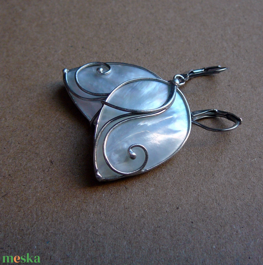 Gyöngyház csepp fülbevaló - ékszer - fülbevaló - lógó csepp fülbevaló - Meska.hu