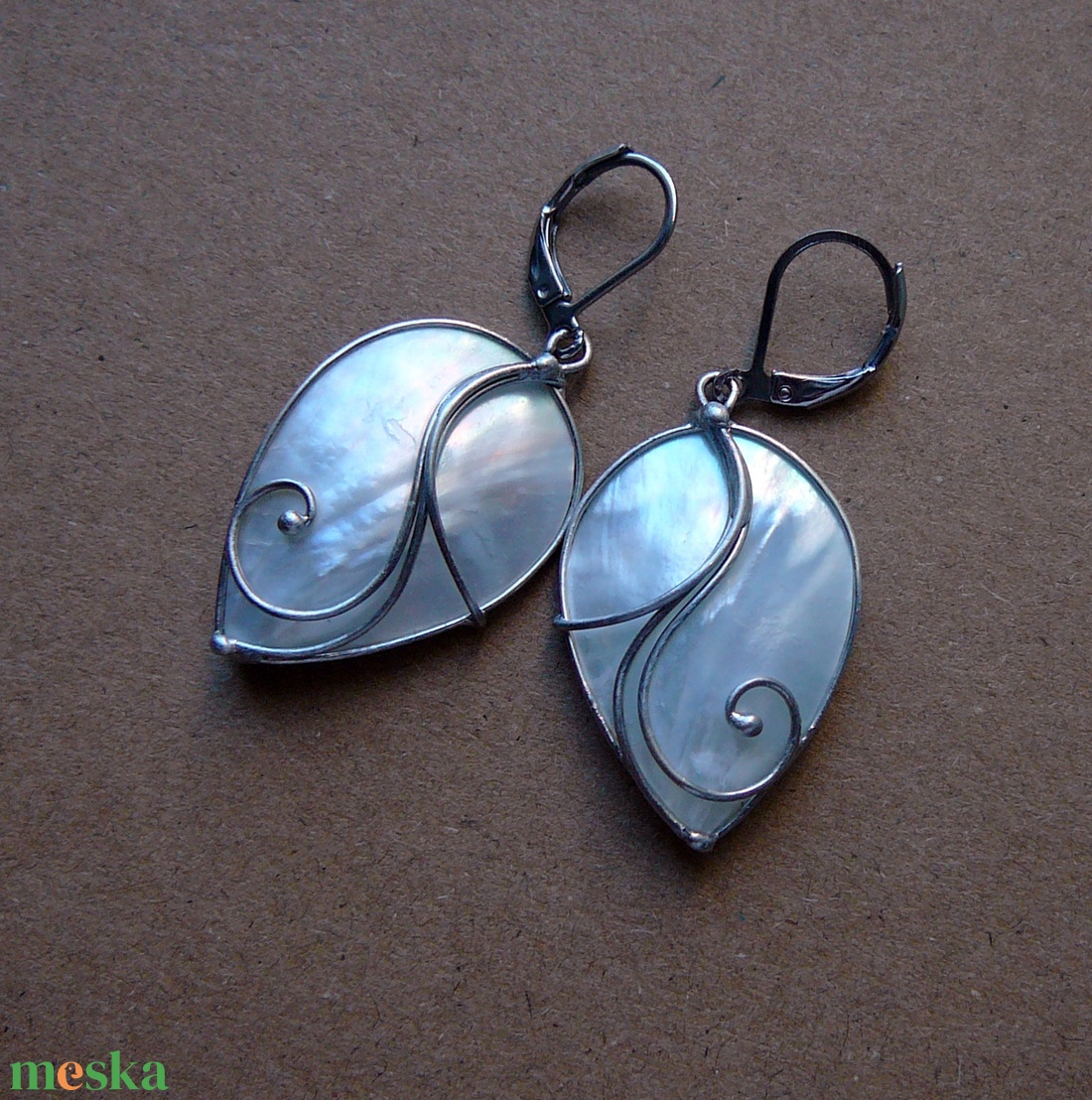 Gyöngyház csepp fülbevaló - ékszer - fülbevaló - lógó csepp fülbevaló - Meska.hu