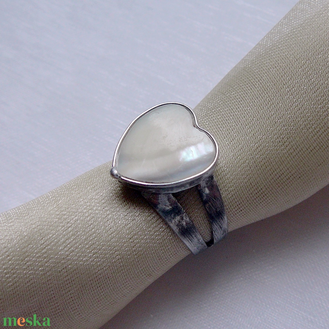 Gyöngyház szív gyűrű - ékszer - gyűrű - szoliter gyűrű - Meska.hu