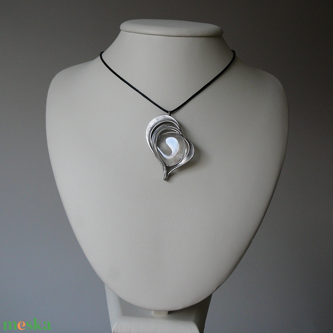 Hegyikristály szív medál - ékszer - nyaklánc - medálos nyaklánc - Meska.hu