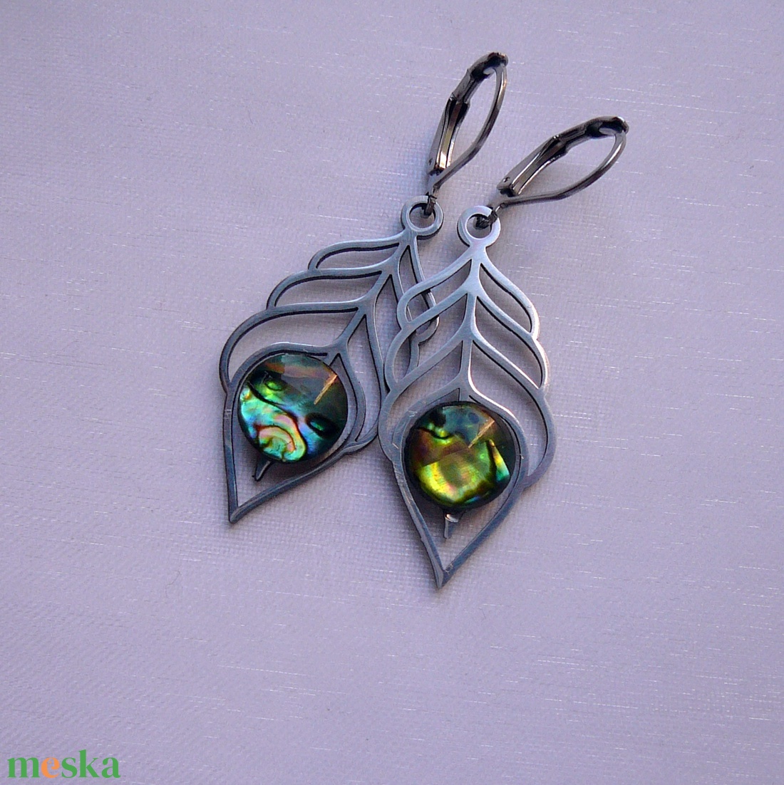 Abalon pávatoll fülbevaló - ékszer - fülbevaló - lógó fülbevaló - Meska.hu