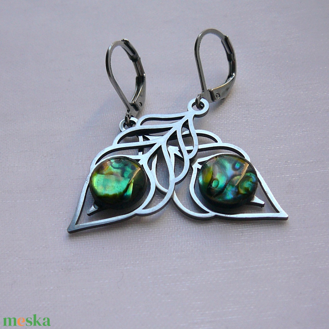 Abalon pávatoll fülbevaló - ékszer - fülbevaló - lógó fülbevaló - Meska.hu