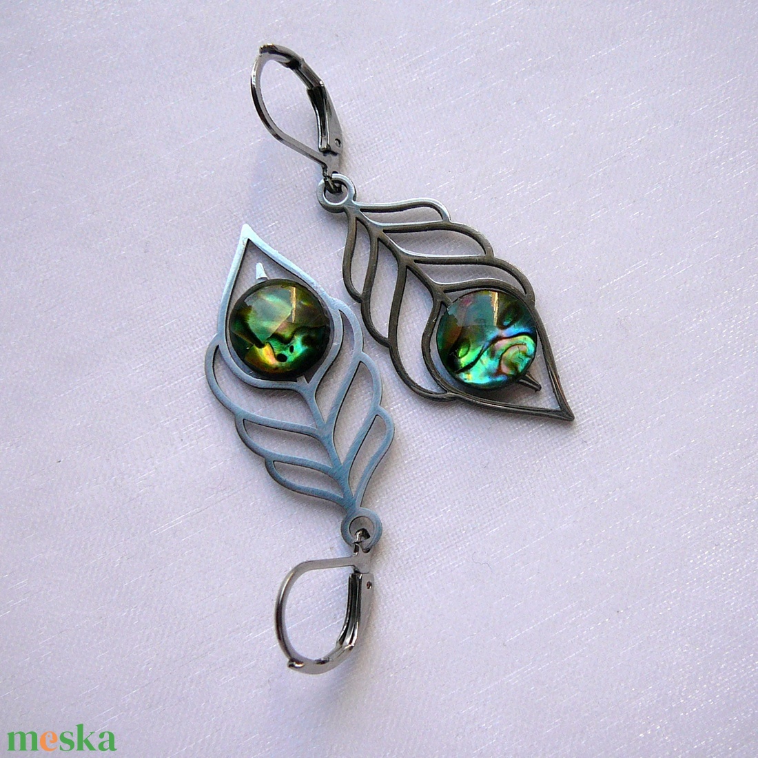 Abalon pávatoll fülbevaló - ékszer - fülbevaló - lógó fülbevaló - Meska.hu