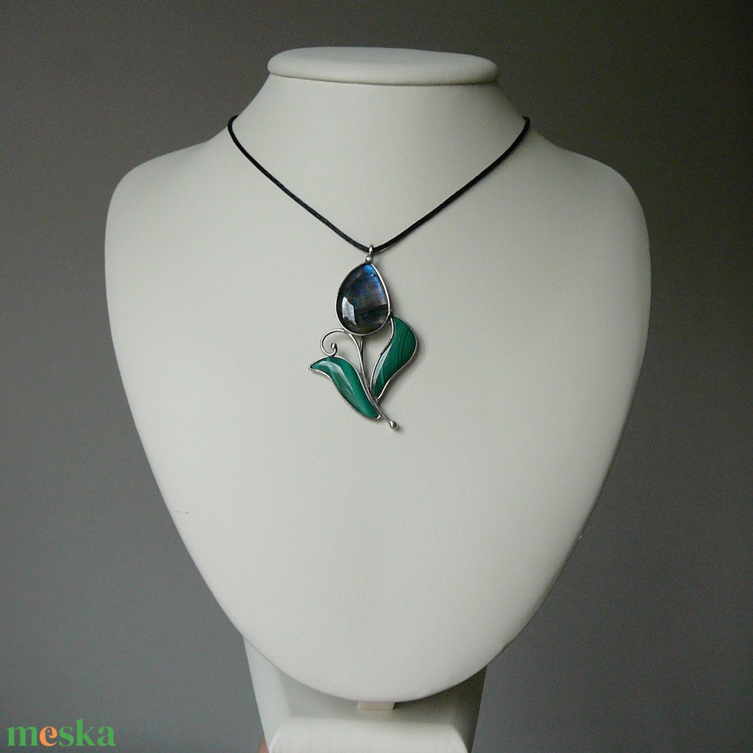 Labradorit virág medál - ékszer - nyaklánc - medál - Meska.hu