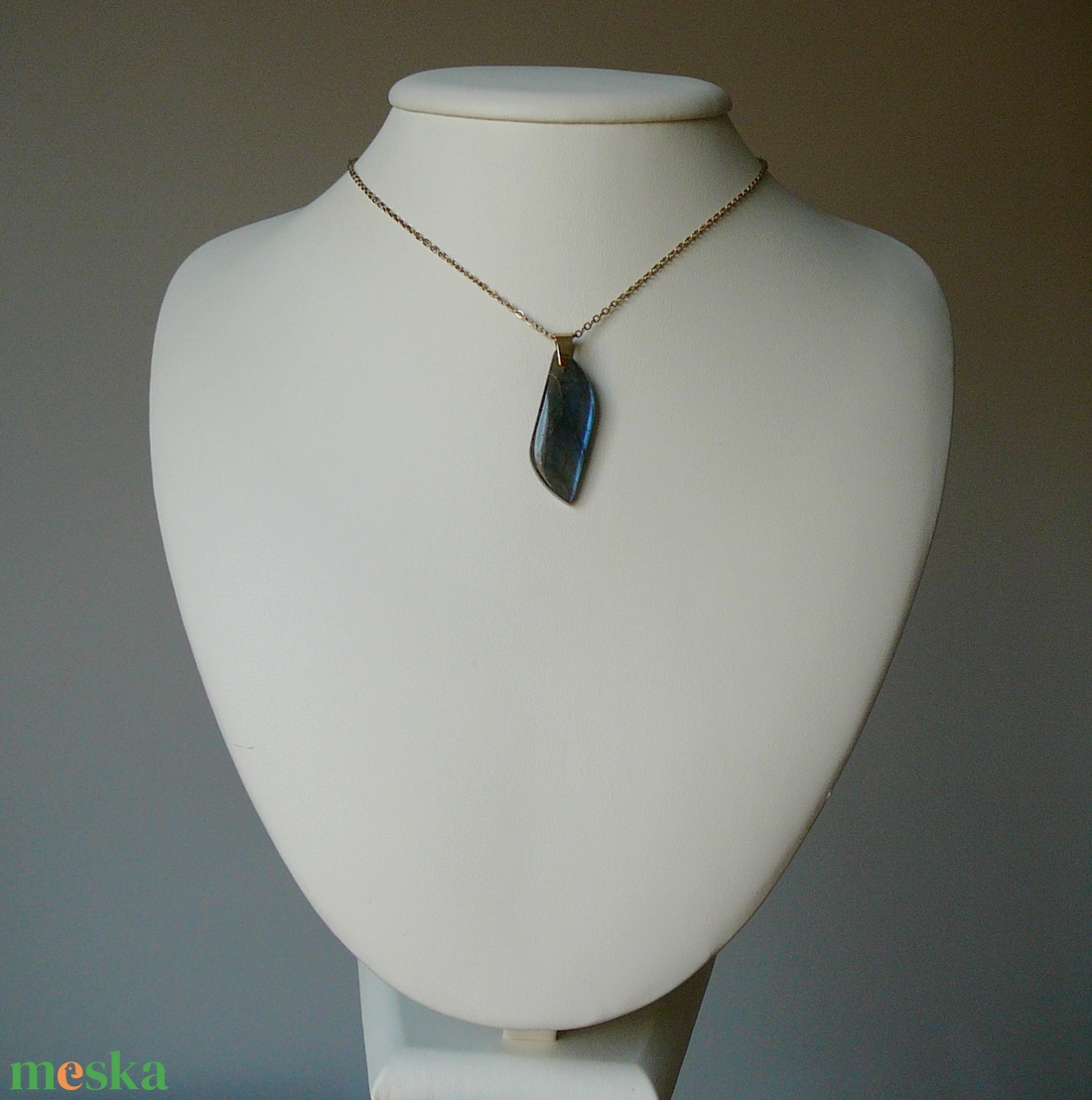 Labradorit medálos nyaklánc - ékszer - nyaklánc - medál - Meska.hu