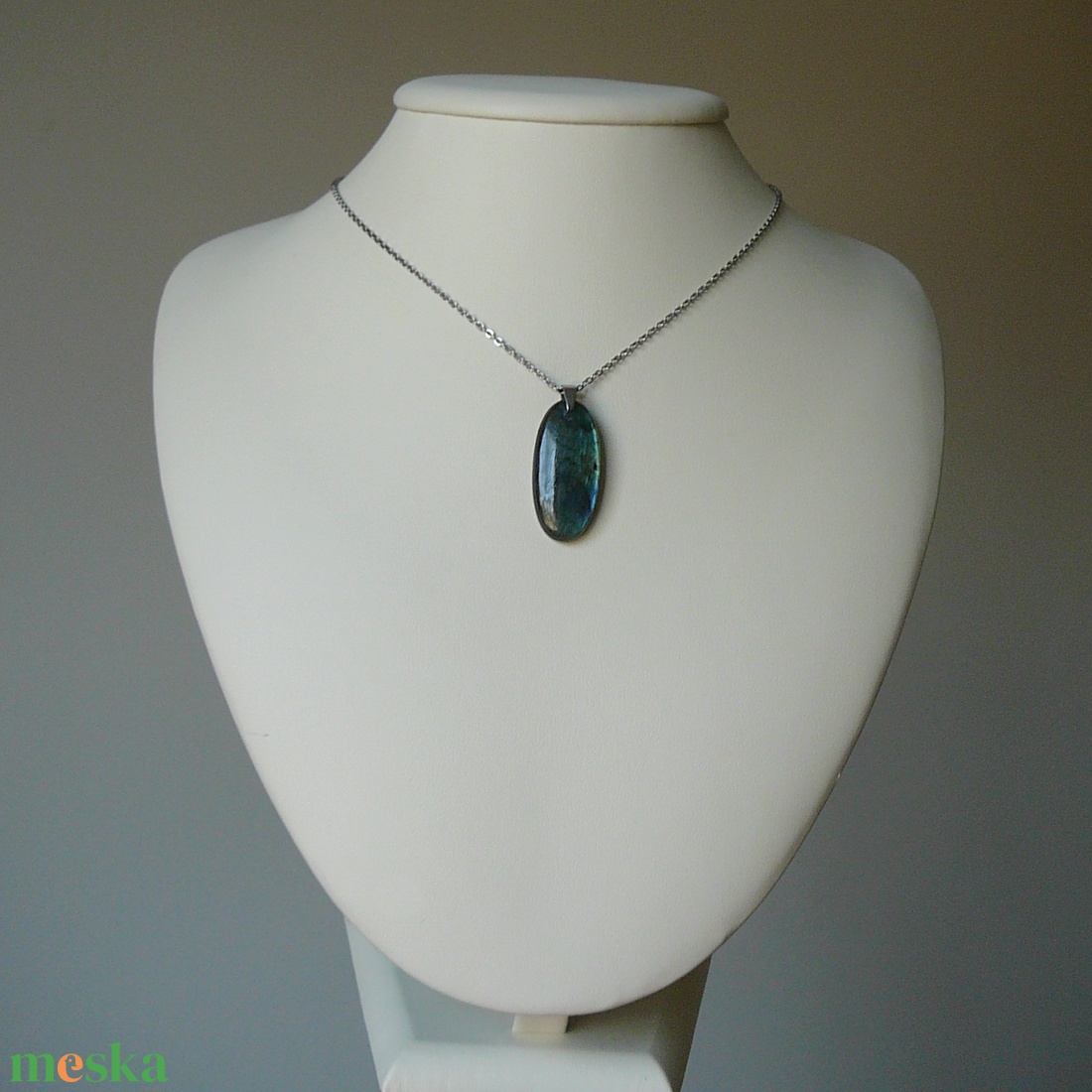 Labradorit medálos nyaklánc - ékszer - nyaklánc - medál - Meska.hu